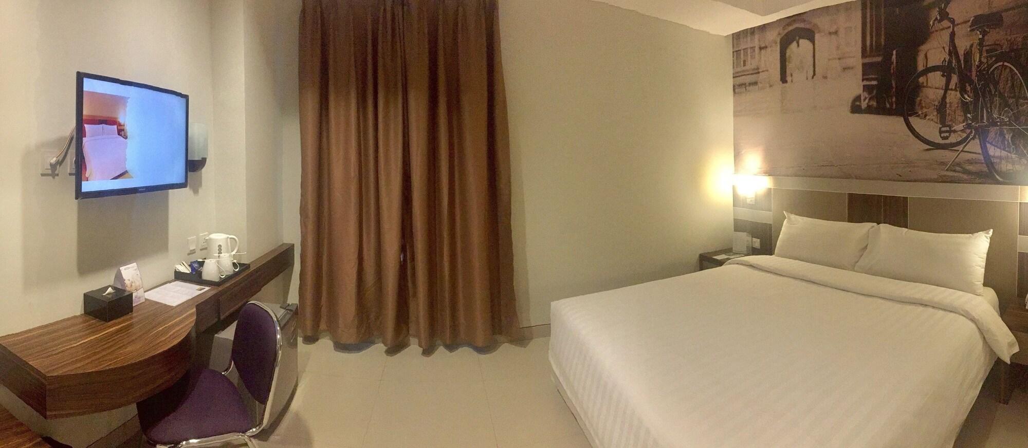 Aston Ketapang City Hotel Kültér fotó